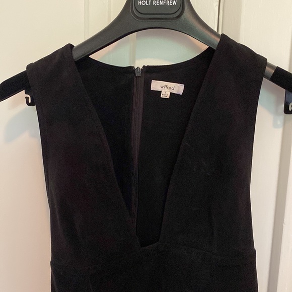 COPY - Great condition velvet aritzia deep v dress in black. Size 2! - Picture 2 of 3